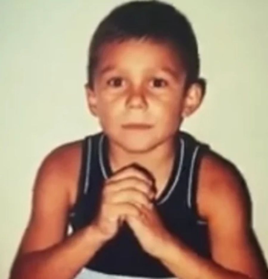 Tânărul Andrei Rațiu, pe vremea când doar visa că va purta cândva banderola de căpitan al naționalei României / Sursă foto: frf.ro „Fotbalistul Anului”, Andrei Rațiu, interviu de gală la Madrid: „Nu sunt arogant. Sunt doar timid” + „Vini jr. cel mai incomod? Nu! El e mult mai electrizant!”