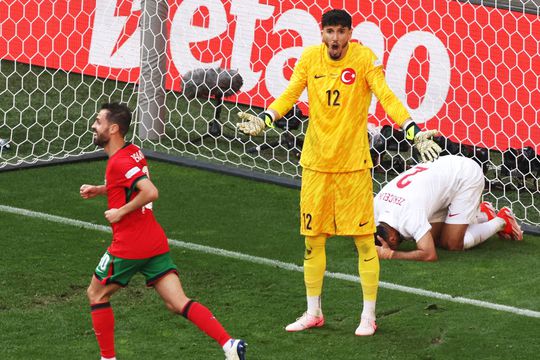 Autogol în Turcia - Portugalia