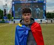 Bogdan Racovițan, încurajând România la EURO 2016, la Paris. Avea 16 ani în acel moment / Sursă foto: frf.to