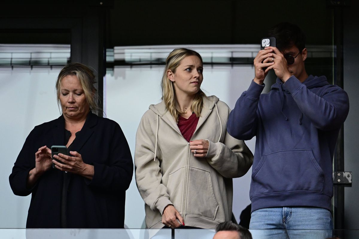 Soțiile fotbaliștilor belgieni au acaparat atenția în tribune la meciul cu România