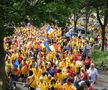 Românii se îndreaptă spre stadion / FOTO: GSP