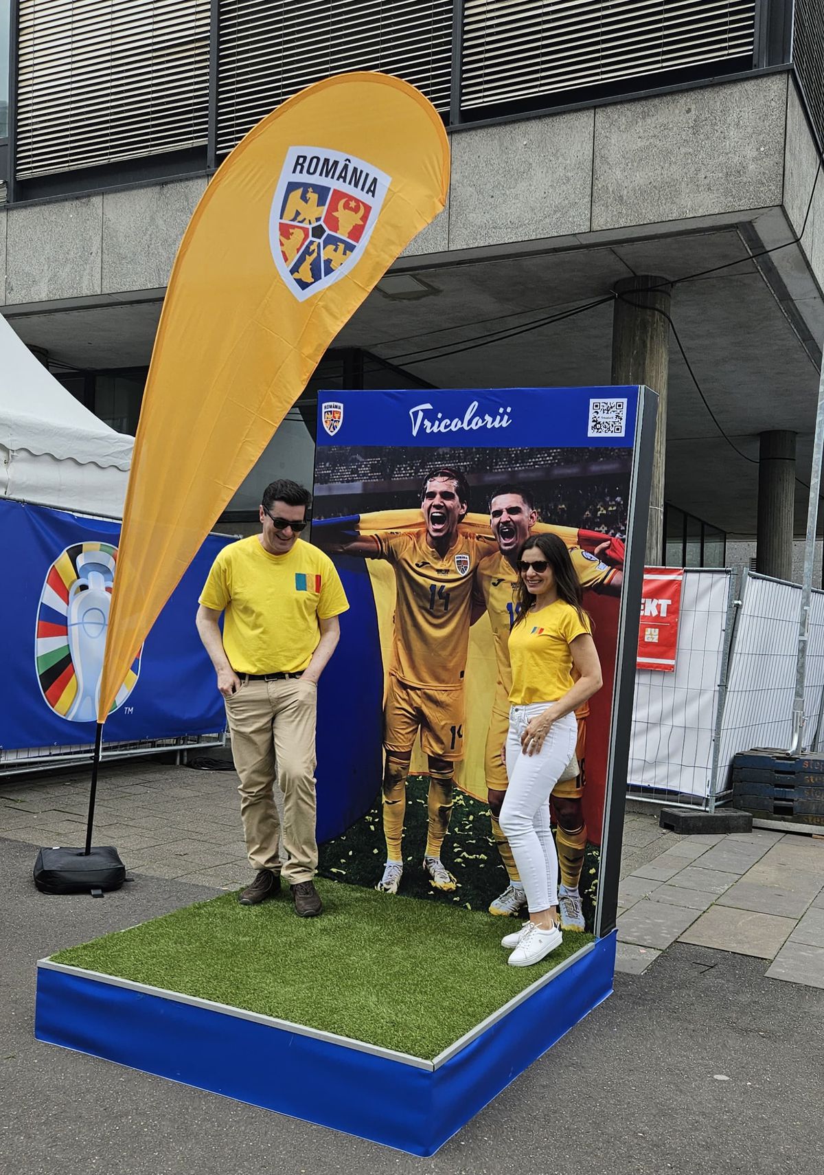 Fanii României, show la Koln! Imagini spectaculoase: „Mujdei is better than chocolate"