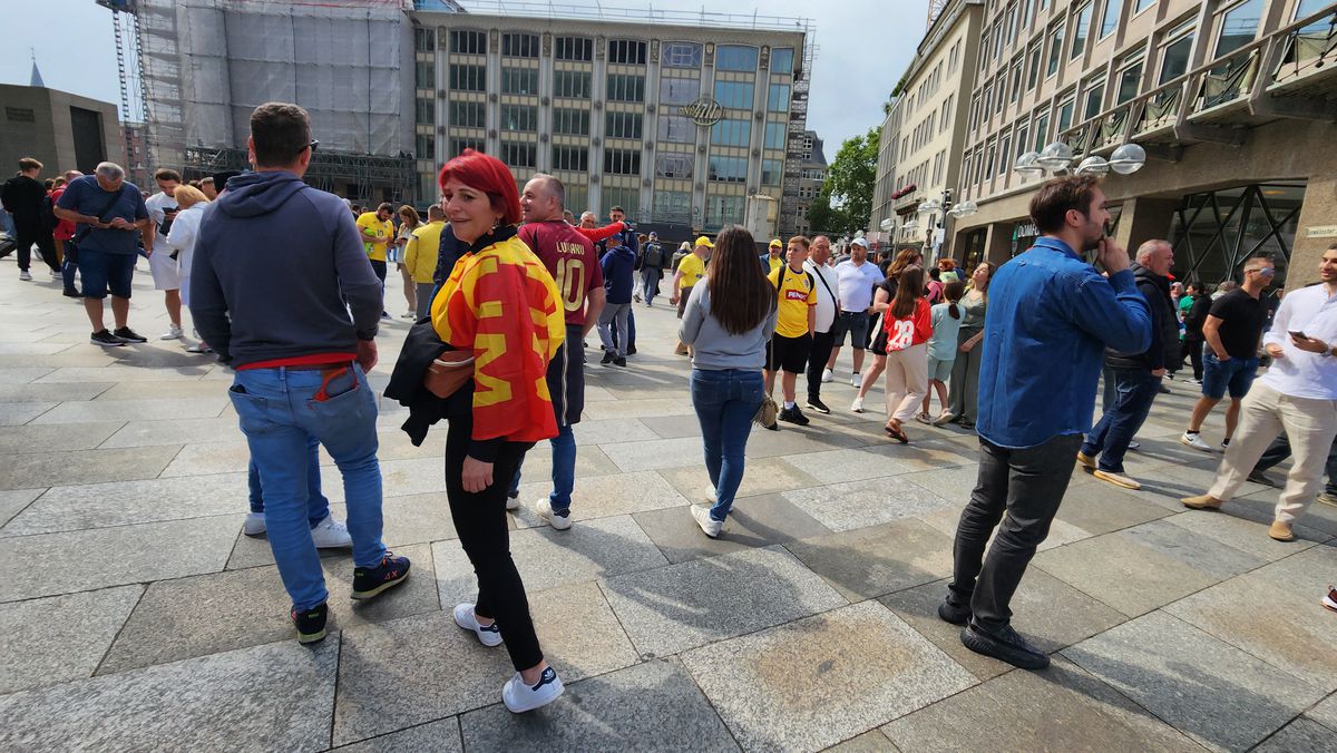 Imagini spectaculoase cu fanii români, înainte de Belgia – România