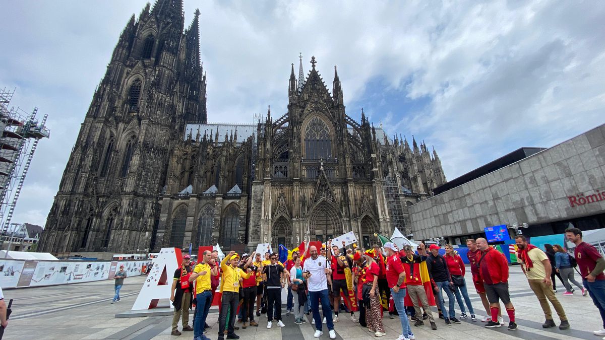 Imagini spectaculoase cu fanii români, înainte de Belgia – România