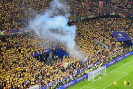 Fanii români au aprins torțe cu Belgia + un mesaj clar în războiul FCSB - CSA Steaua » Momentele surprinse în repriza secundă