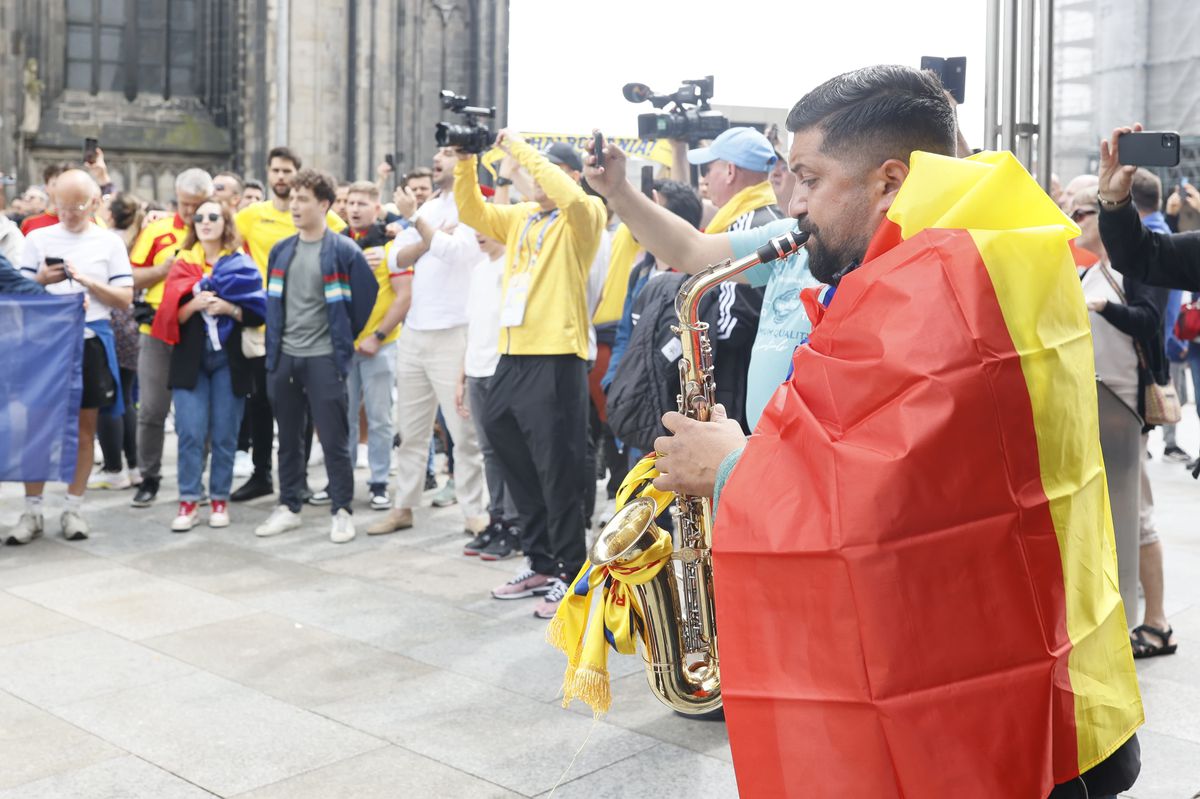 Imagini spectaculoase cu fanii români, înainte de Belgia – România