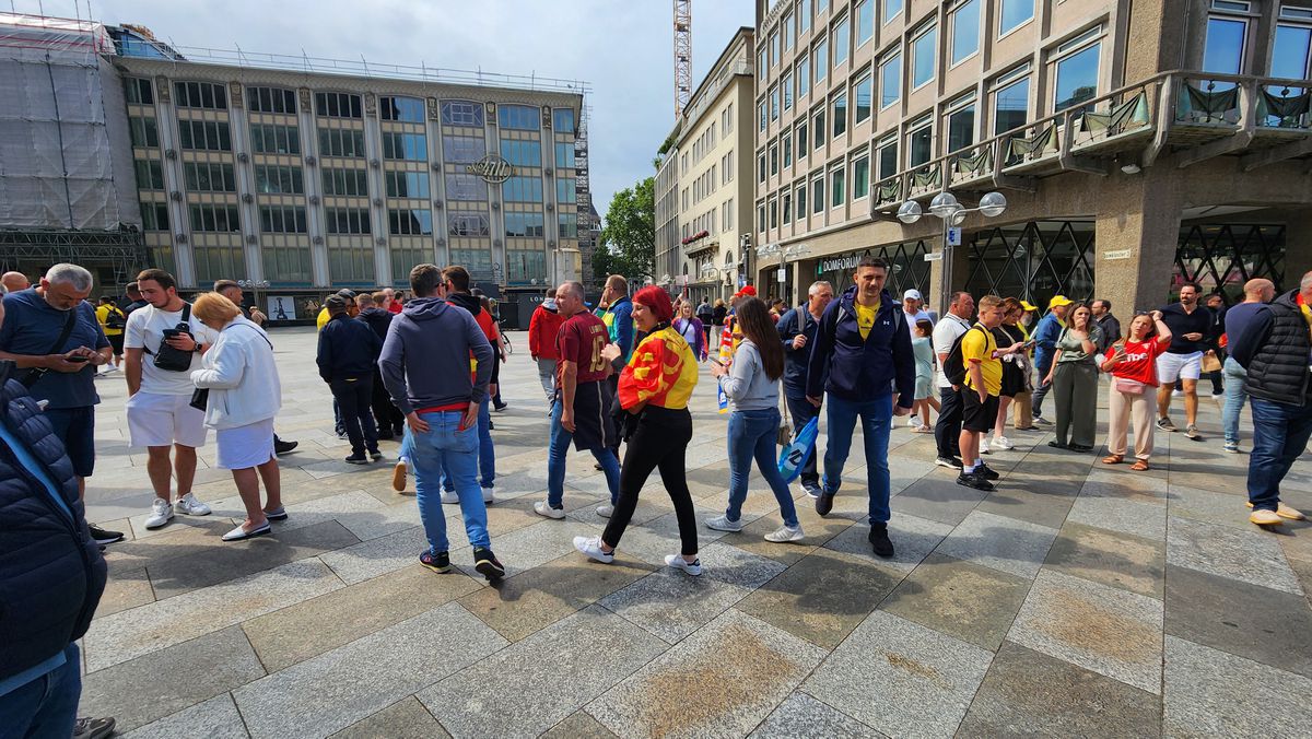 Imagini spectaculoase cu fanii români, înainte de Belgia – România