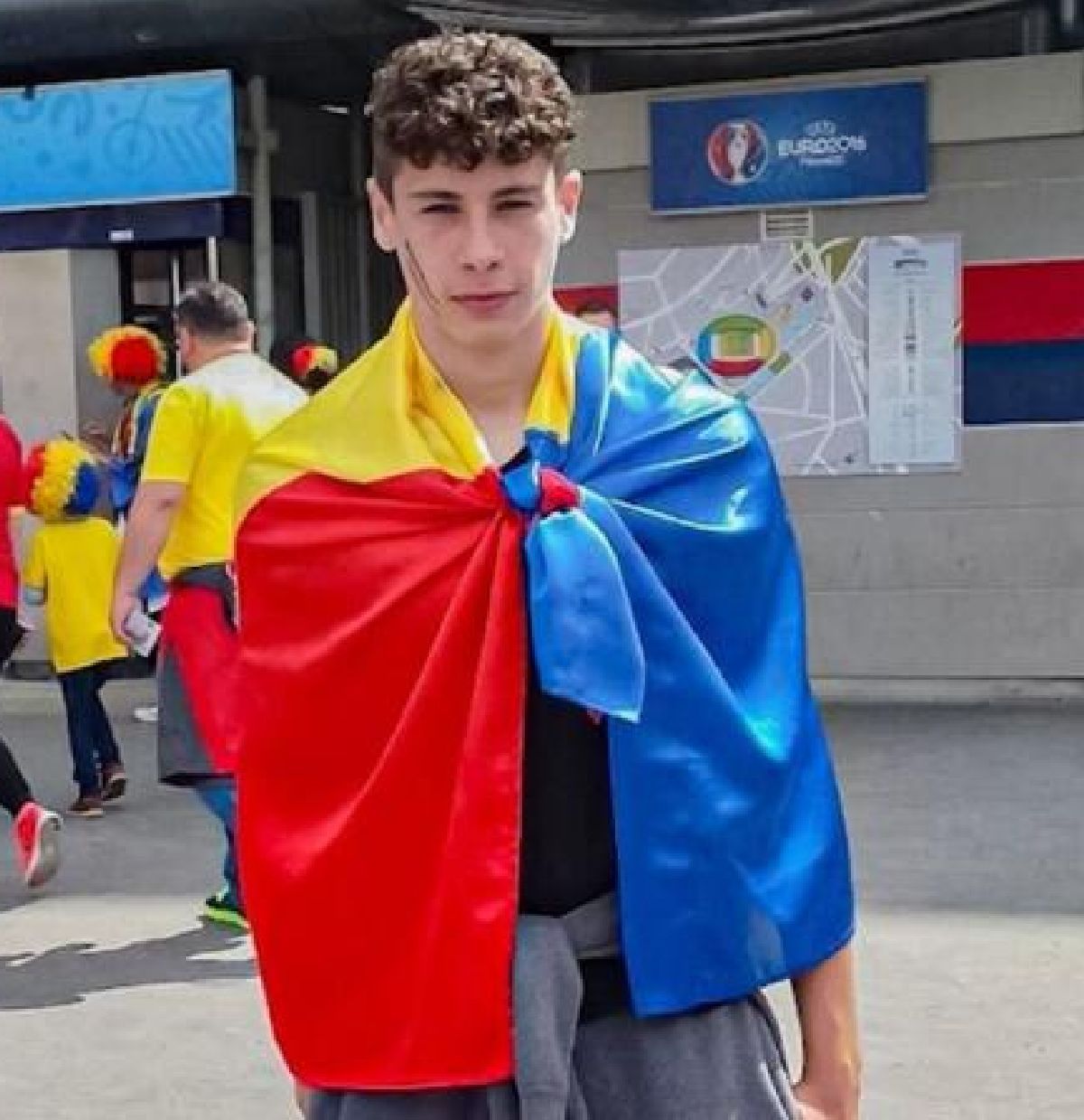 „Tricolorii” naționalei, ipostaze old-school din copilărie » Imagini memorabile cu fotbaliștii de la lot