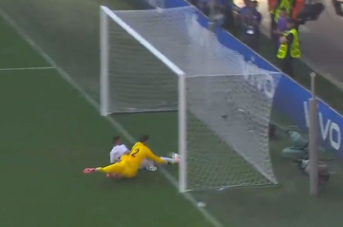 Autogol AIURITOR la Euro: l-a imitat pe Bănel Nicoliță! Ce-a putut face în fața lui Ronaldo a lăsat mască un stadion întreg