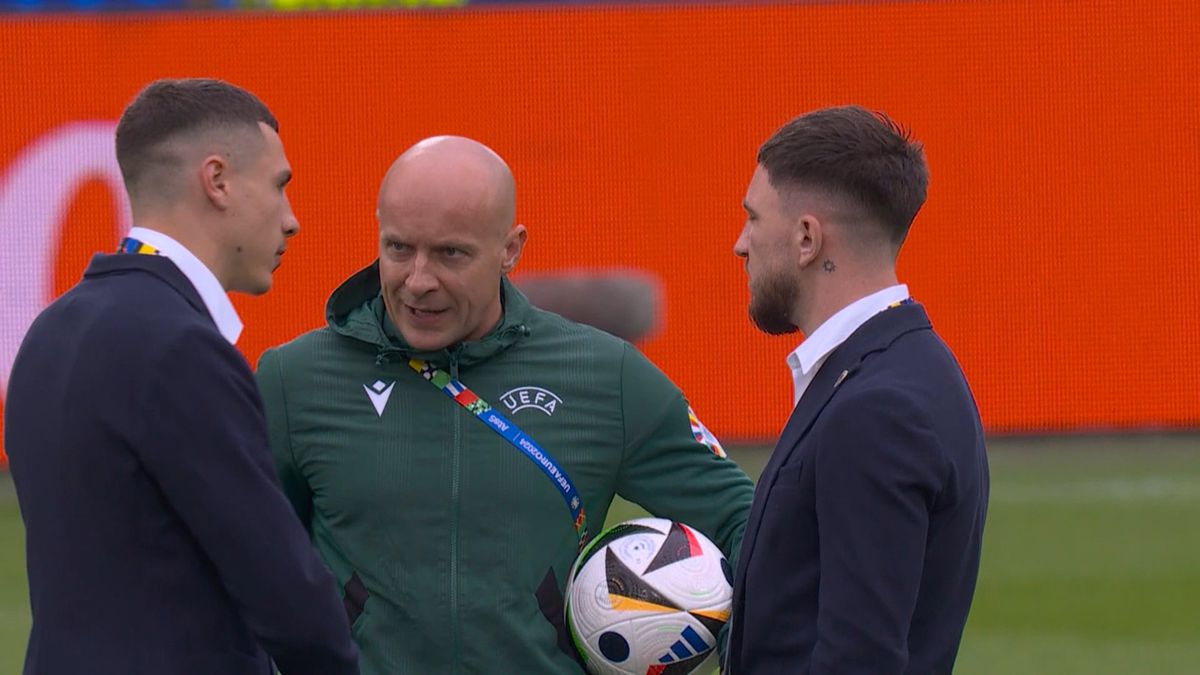 Susținători speciali pentru România: sora lui Edi Iordănescu și soția lui Denis Drăguș au atras toate privirile » Cine l-a așteptat pe Ianis Hagi