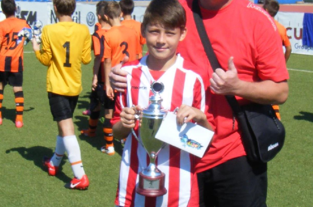 „Au făcut copiii noştri dinţi” » Fotografii de senzație cu „tricolorii” care pot scrie istorie pentru România la EURO. Îi recunoști pe toți?