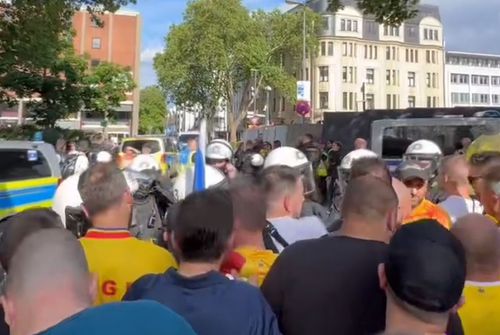 Ultrașii au postat un videoclip cu presupusele abuzuri ale forțelor de ordine din Germania / Captură