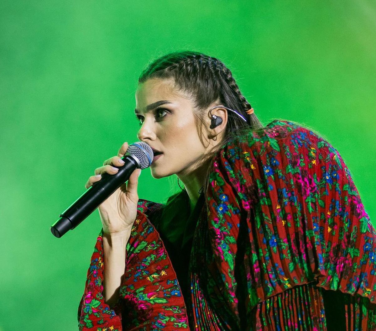 Cântăreața Theo Rose, melodie specială pentru „tricolori” înainte de meciul României: „Două fire, două paie, luați Belgia la bătaie!”