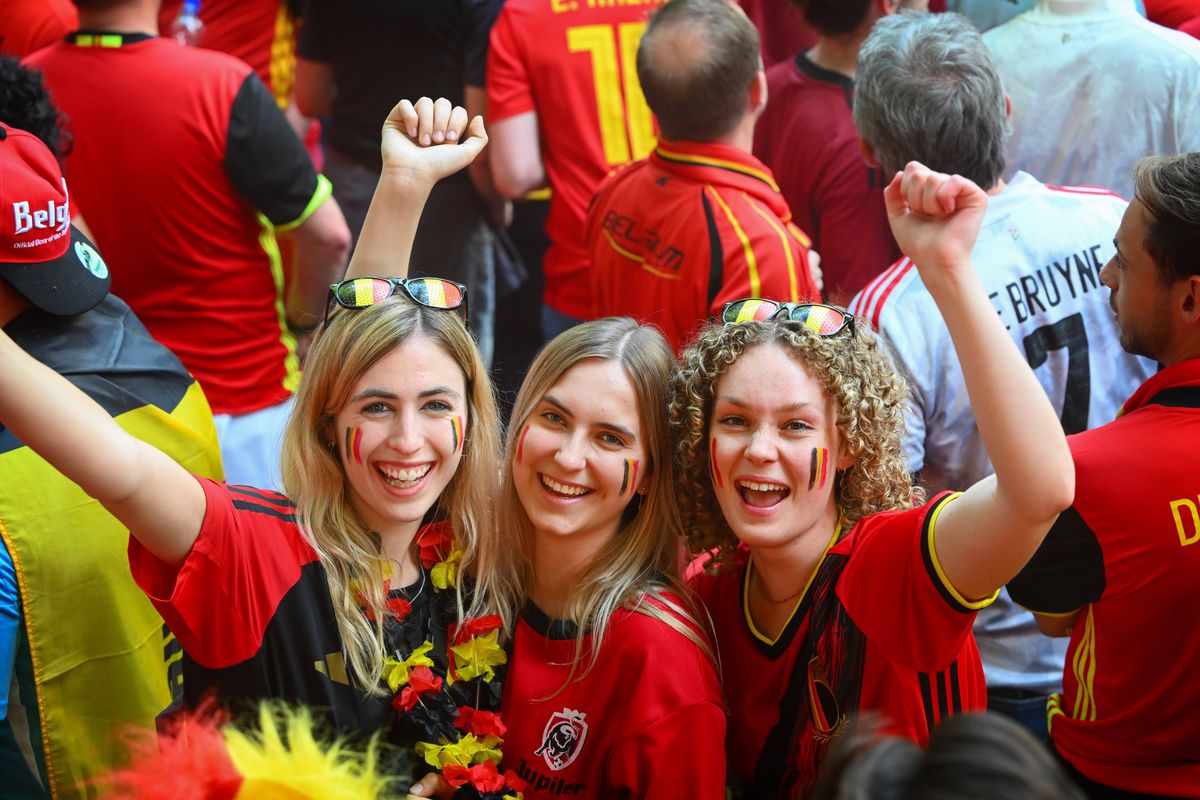 Soțiile fotbaliștilor belgieni au acaparat atenția în tribune la meciul cu România
