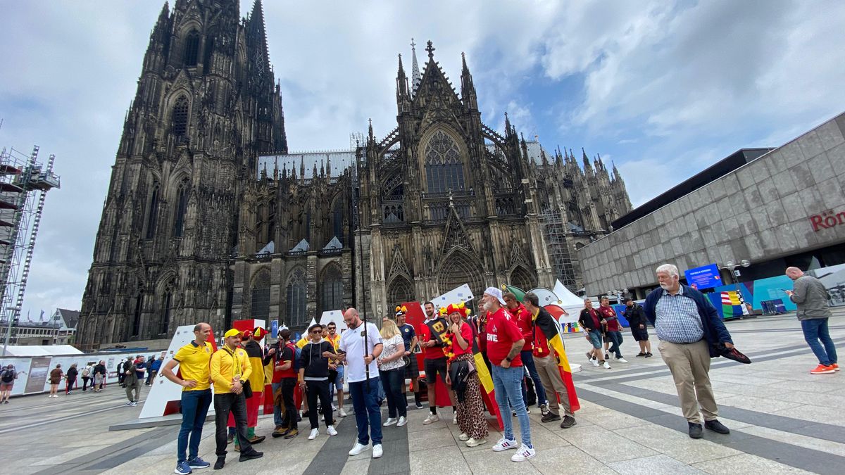 Imagini spectaculoase cu fanii români, înainte de Belgia – România