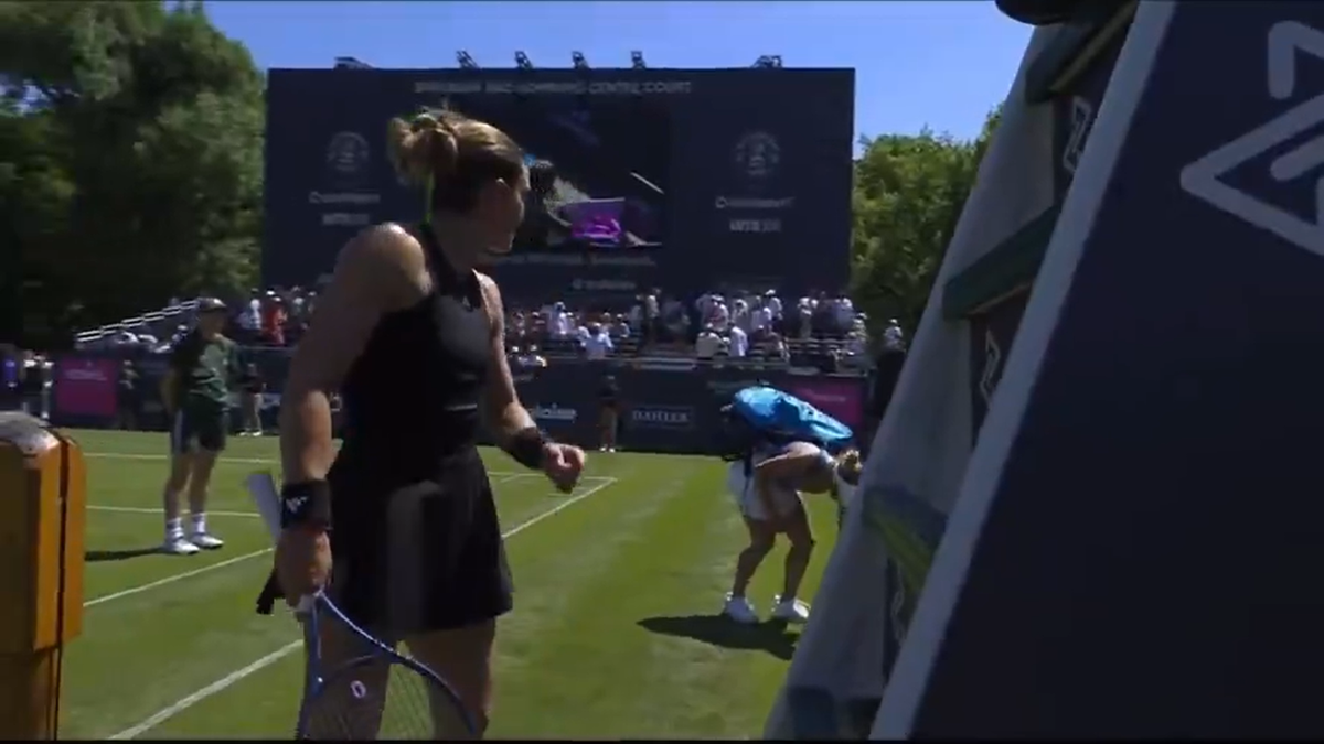 Scandal de proporții la finalul meciului: „Go f**k yourself!” » Jucătoarele și-au aruncat cuvinte grele la fileu