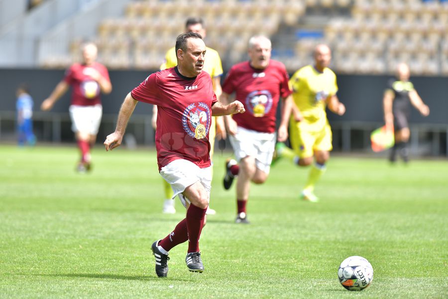 Show total la reeditarea XXL a Cupei României 1995, Petrolul – Rapid: „Ia liftul, «Vioară»!” + cum au „blătuit” partida și imagini inedite din meci și de la petrecere