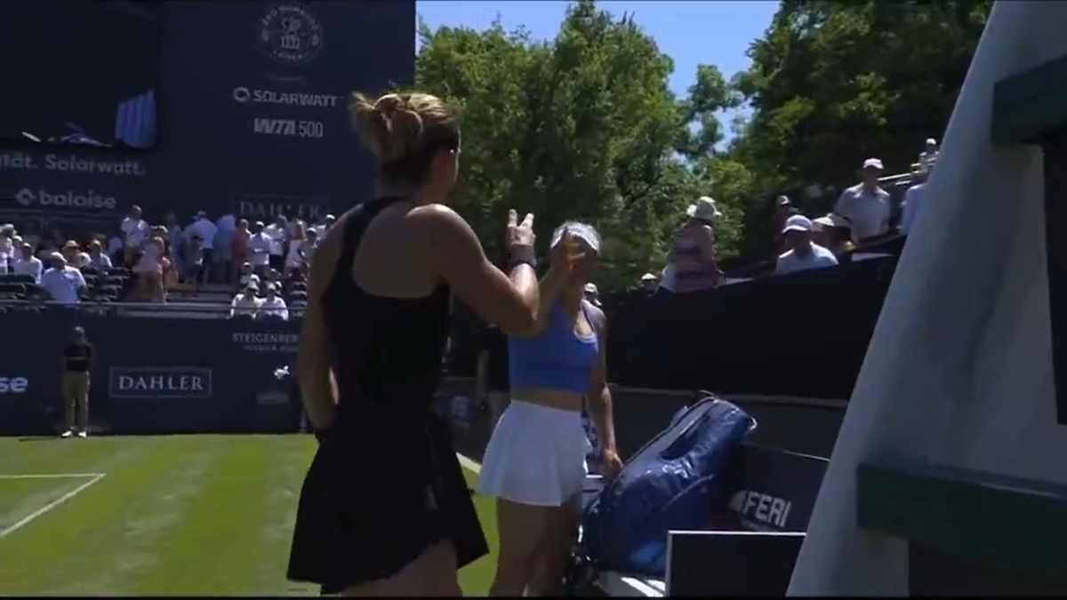 Scandal de proporții la finalul meciului: „Go f**k yourself!” » Jucătoarele și-au aruncat cuvinte grele la fileu