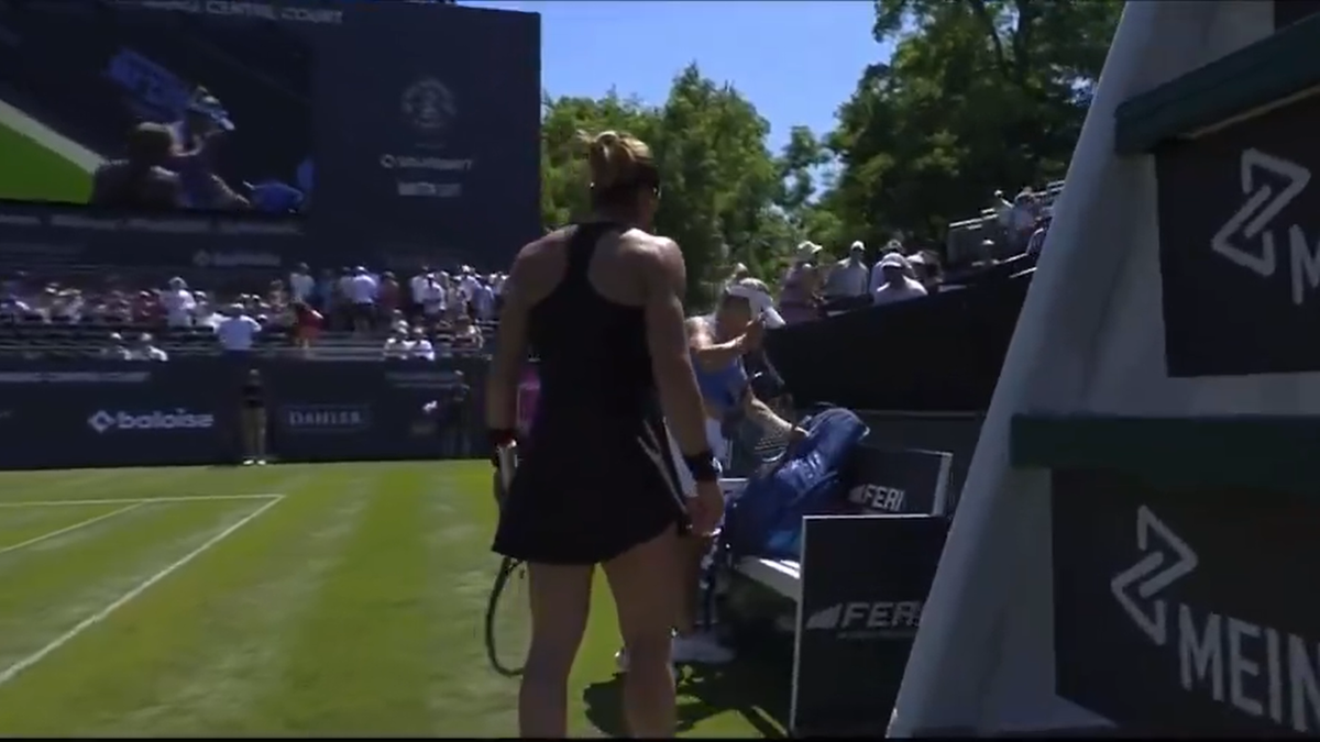 Scandal de proporții la finalul meciului: „Go f**k yourself!” » Jucătoarele și-au aruncat cuvinte grele la fileu