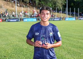 Cu ce se ocupă în viața de zi cu zi jucătorul de la Auckland City care a primit tricoul lui Di Maria