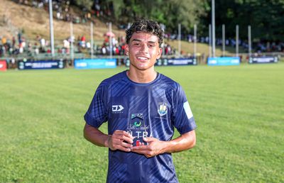 Cu ce se ocupă în viața de zi cu zi jucătorul de la Auckland City care a primit tricoul lui Di Maria