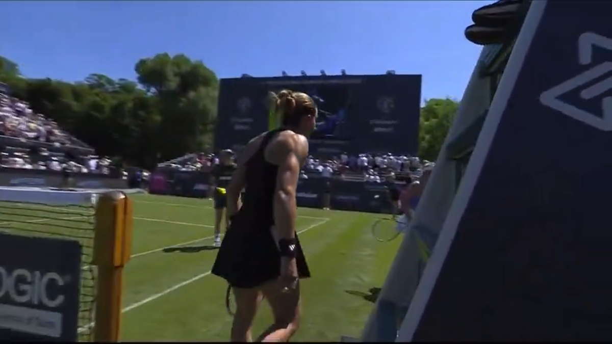 Scandal de proporții la finalul meciului: „Go f**k yourself!” » Jucătoarele și-au aruncat cuvinte grele la fileu