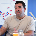 Deco, directorul sportiv al Barcelonei. Foto: YouTube/ @LaVanguardia
