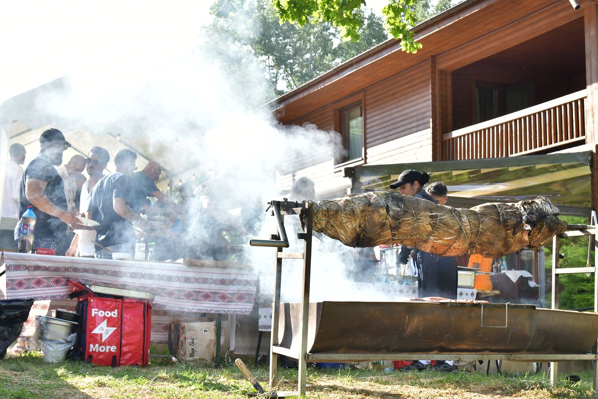 Show total la reeditarea XXL a Cupei României 1995, Petrolul – Rapid: „Ia liftul, «Vioară»!” + cum au „blătuit” partida și imagini inedite din meci și de la petrecere