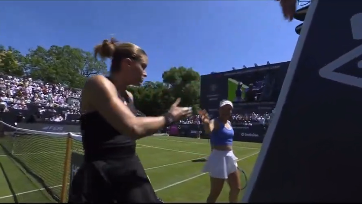 Scandal de proporții la finalul meciului: „Go f**k yourself!” » Jucătoarele și-au aruncat cuvinte grele la fileu