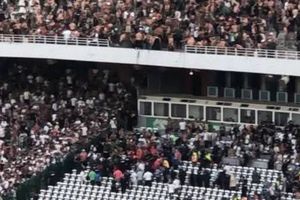 Tragedie în Algeria: un suporter a murit, iar alți 11 au fost răniți după ce un gard al peluzei s-a rupt