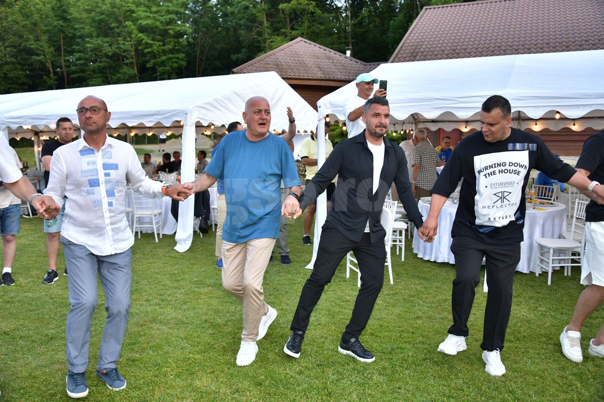 Show total la reeditarea XXL a Cupei României 1995, Petrolul – Rapid: „Ia liftul, «Vioară»!” + cum au „blătuit” partida și imagini inedite din meci și de la petrecere