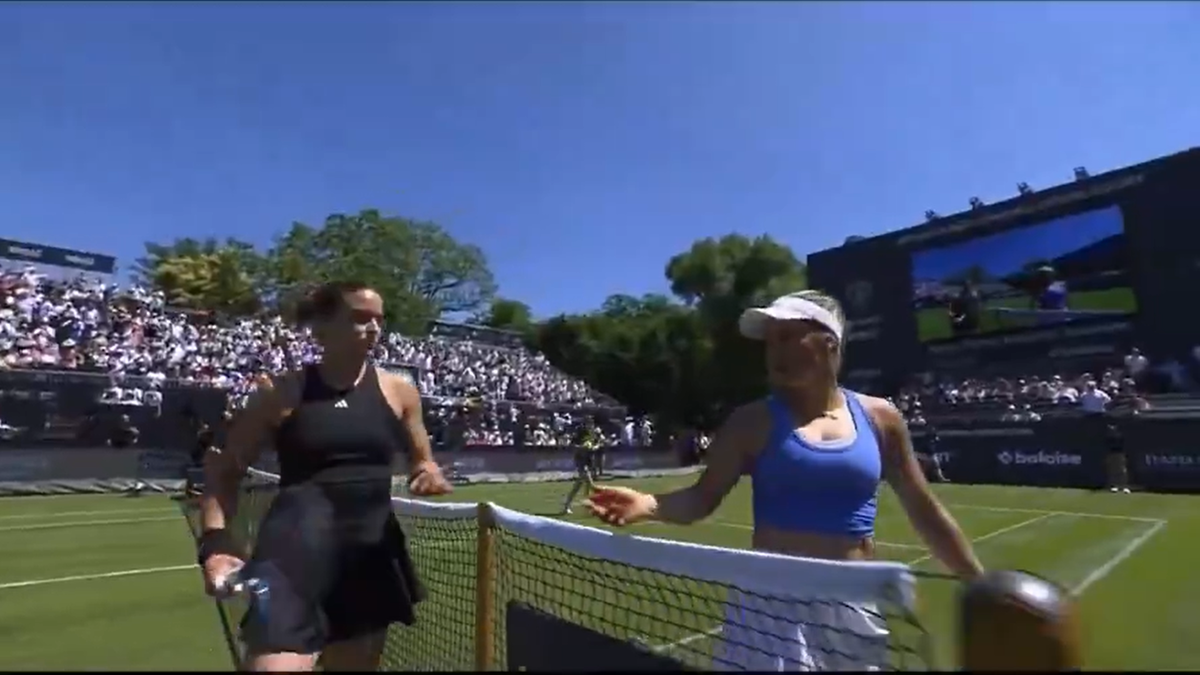 Scandal de proporții la finalul meciului: „Go f**k yourself!” » Jucătoarele și-au aruncat cuvinte grele la fileu