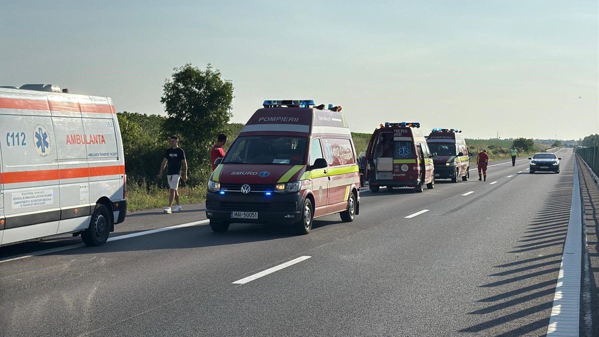 Accident grav pe Autostrada Soarelui: autocarul răsturnat transporta o echipă de baschet de copii » Un adult decedat, doi minori internați la spitalul Grigore Alexandrescu