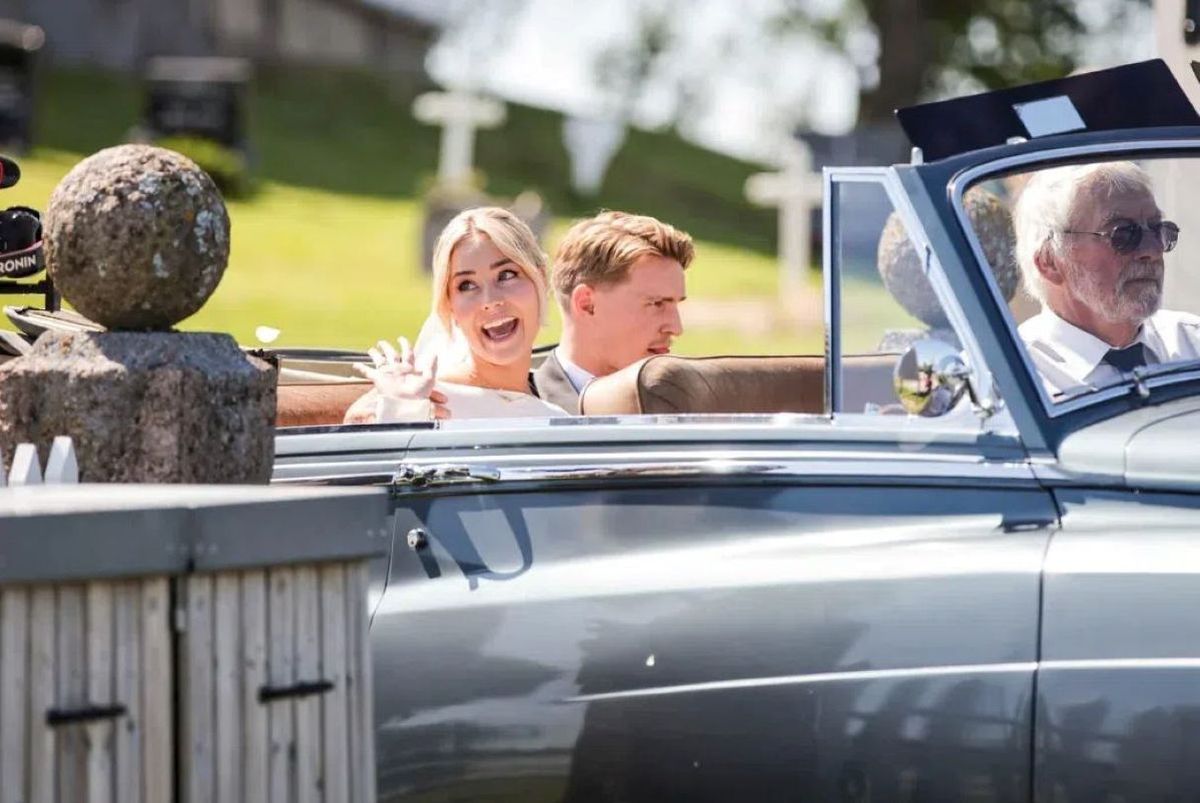 Căpitanul lui Arsenal s-a căsătorit în țara natală cu partenera lui mai în vârstă cu 3 ani