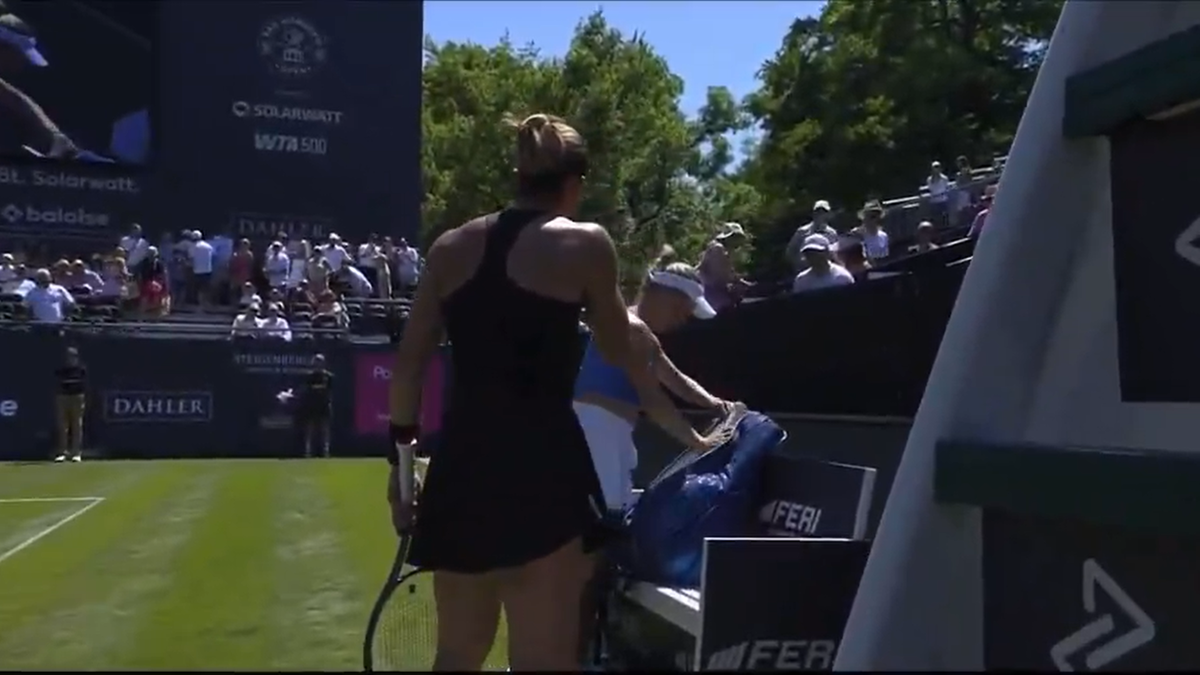 Scandal de proporții la finalul meciului: „Go f**k yourself!” » Jucătoarele și-au aruncat cuvinte grele la fileu