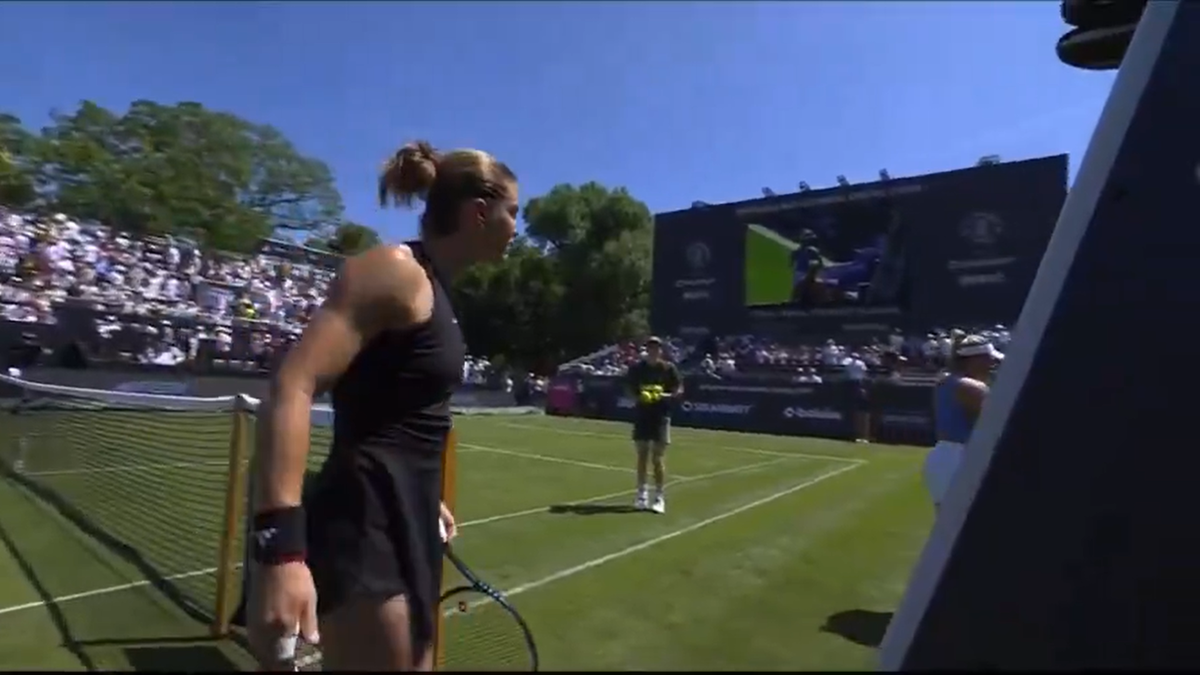 Scandal de proporții la finalul meciului: „Go f**k yourself!” » Jucătoarele și-au aruncat cuvinte grele la fileu