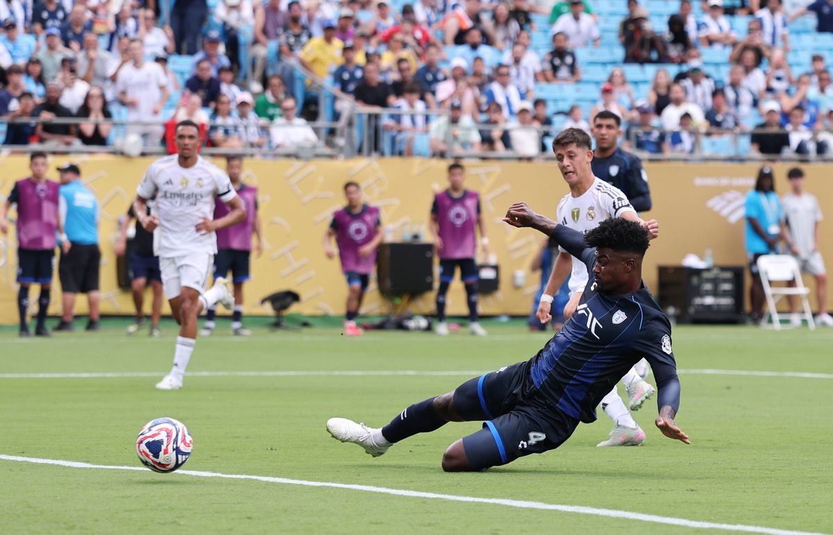Real Madrid - Pachuca 3-1 » Victorie la pas pentru madrileni la Mondialul Cluburilor, chiar și în 10 oameni din minutul 7