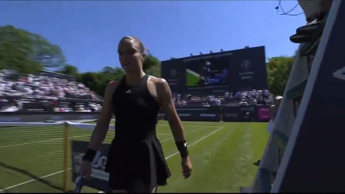 Scandal de proporții la finalul meciului: „Go f**k yourself!” » Jucătoarele și-au aruncat cuvinte grele la fileu