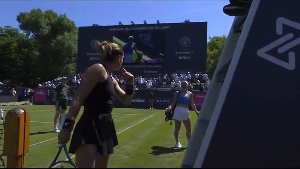 Scandal de proporții la finalul meciului: „Go f**k yourself!” » Jucătoarele și-au aruncat cuvinte grele la fileu