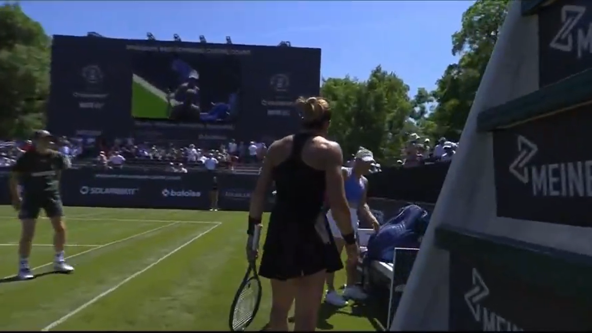 Scandal de proporții la finalul meciului: „Go f**k yourself!” » Jucătoarele și-au aruncat cuvinte grele la fileu