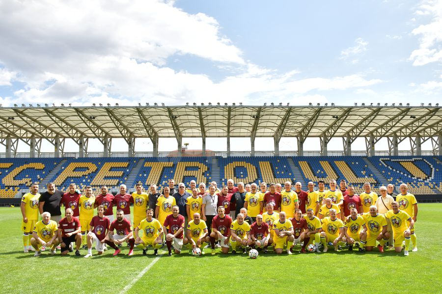 Show total la reeditarea XXL a Cupei României 1995, Petrolul – Rapid: „Ia liftul, «Vioară»!” + cum au „blătuit” partida și imagini inedite din meci și de la petrecere