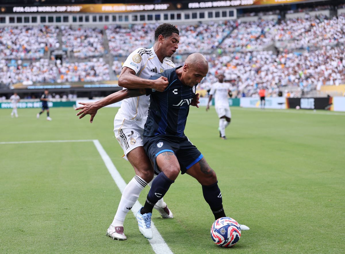 Real Madrid - Pachuca 3-1 » Victorie la pas pentru madrileni la Mondialul Cluburilor, chiar și în 10 oameni din minutul 7