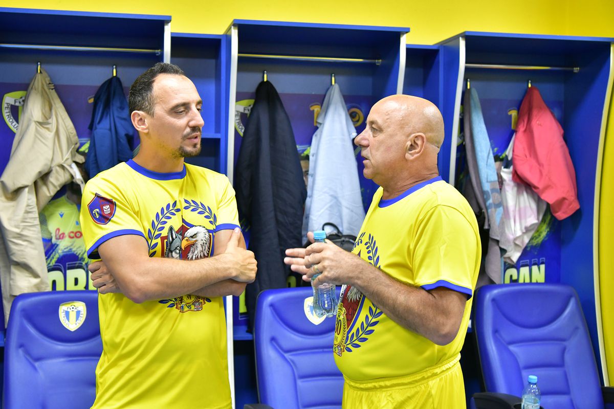 Show total la reeditarea XXL a Cupei României 1995, Petrolul – Rapid: „Ia liftul, «Vioară»!” + cum au „blătuit” partida și imagini inedite din meci și de la petrecere