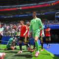 De Bruyne și Courtois au analizat Belgia - Iran 0-0/ foto Imago Images