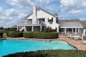 Acasă la J.R. Ewing, capul răutăților din serialul Dallas: cum e în realitate ferma Southfork, locul unde s-a născut capitalismul românesc