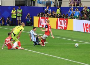 MESSI! MESSI! MESSI! » Cel mai mare fotbalist din istorie aduce o nouă victorie Argentinei, care se califică în 16-imi la Mondial!