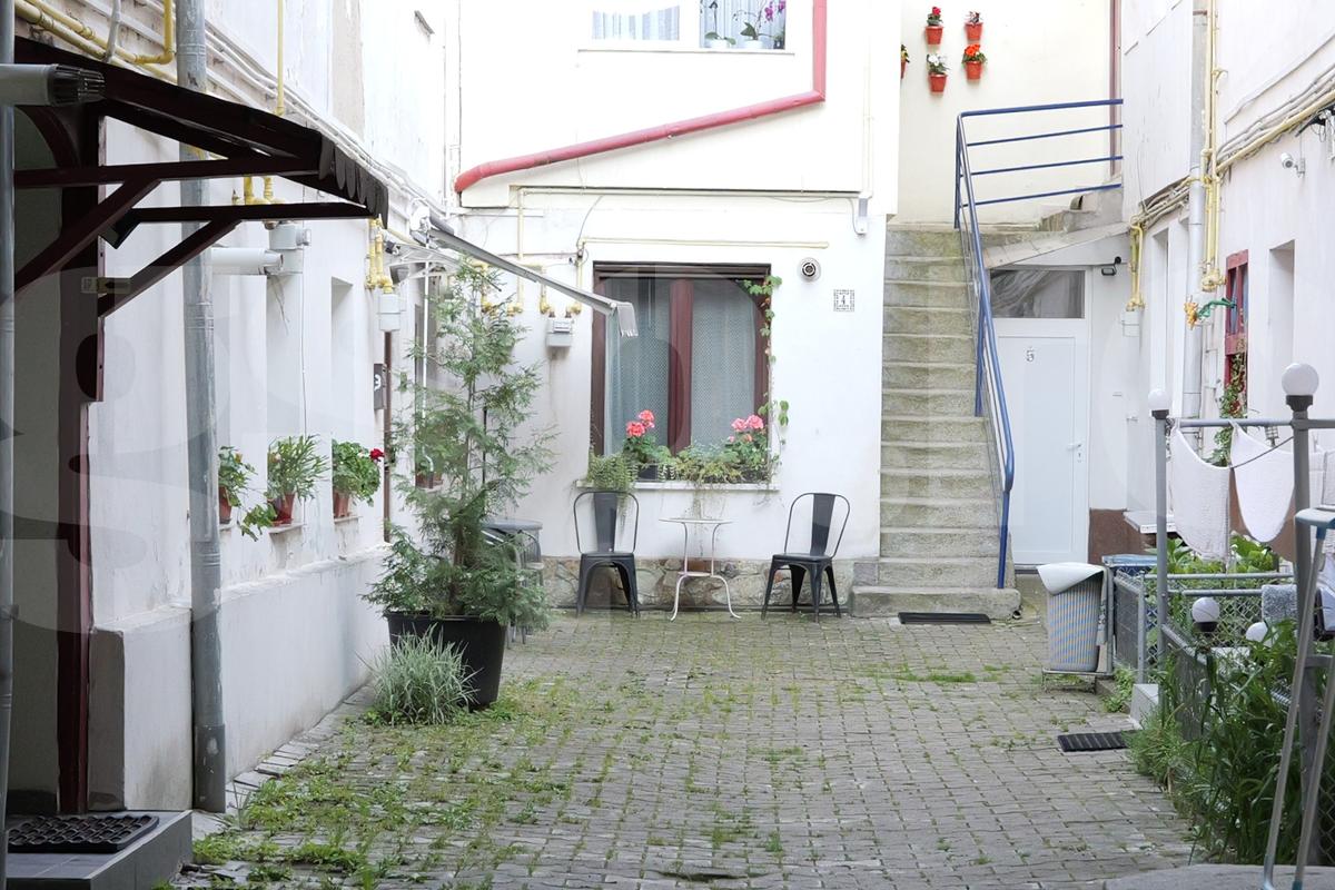 Cum arată casa unde a copilărit Ion Țiriac // foto: Andrei Furnigă (GSP)