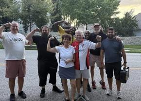 Englezii și-au cumpărat masă de biliard de la o bunică: „Era moștenire de familie, dar luăm bilete cu banii ăia!”
