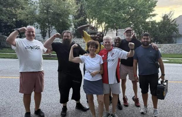Englezii și-au cumpărat masă de biliard de la o bunică: „Era moștenire de familie, dar luăm bilete cu banii ăia!”