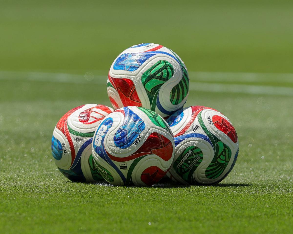 Gazonul arenei care va găzdui finala Cupei Mondiale